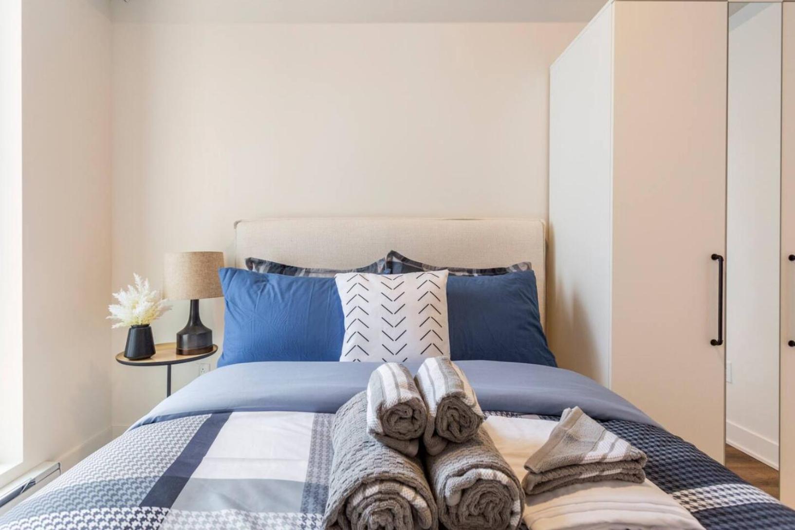 2Br+Gym For Vip Corporate & Students Downtown Mtl Apartment Montreal Luaran gambar